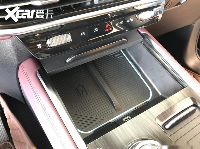 解读2023款福特探险者，双球节铝合金前悬架，1700兆帕冷萃钢A柱
