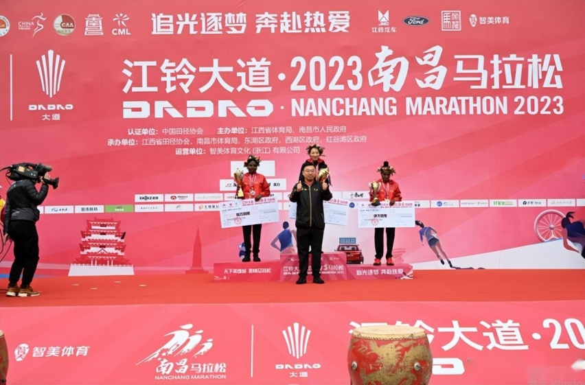 追光逐梦 奔赴热爱 江铃大道实力护航2023年南昌马拉松