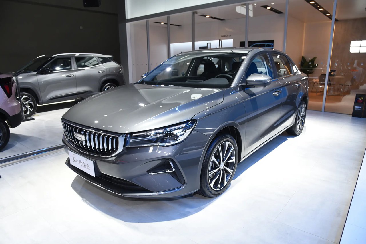 吉利旗下銷量超百萬的車型,一直都是吉利的功臣,繼續(xù)發(fā)光發(fā)熱 吉利旗下銷量超百萬的車型,一直都是吉利的功臣,繼續(xù)發(fā)光發(fā)熱