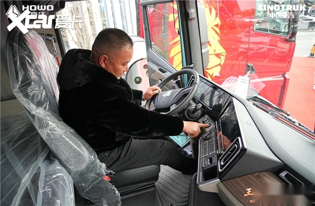 十城燃动首战告捷王者归来全国启幕——中国重汽全新一代豪沃KS荣耀发布(图3)