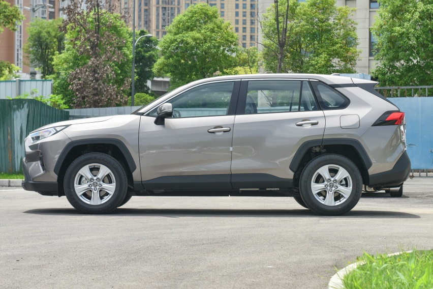 7月份销售16683辆，终端优惠达6万，RAV4荣放值得入手吗？