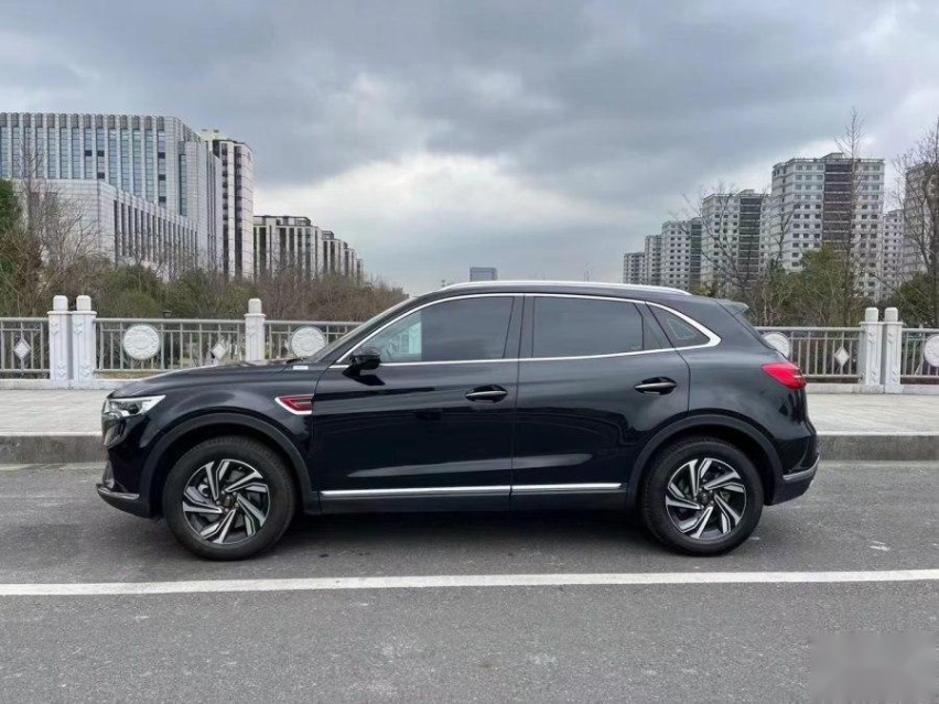 红旗打响“价格战”！HS5降幅超4万，搭2.0T，月销8420辆