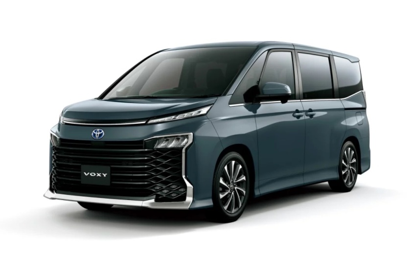 丰田Voxy实车曝光 电动侧滑门+1.8L插混 定位入门MPV