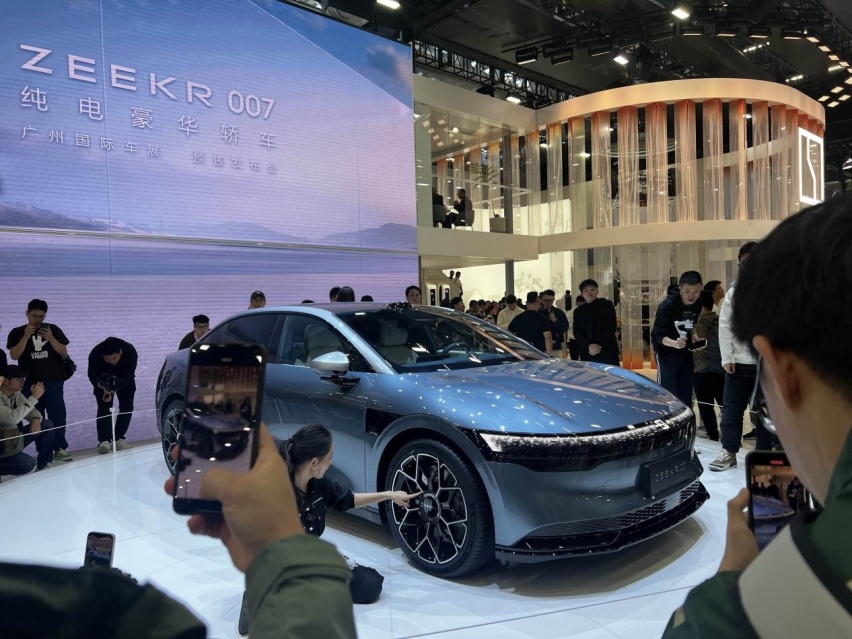 引得车企高管纷纷打卡？极氪007在广州车展上杀疯了