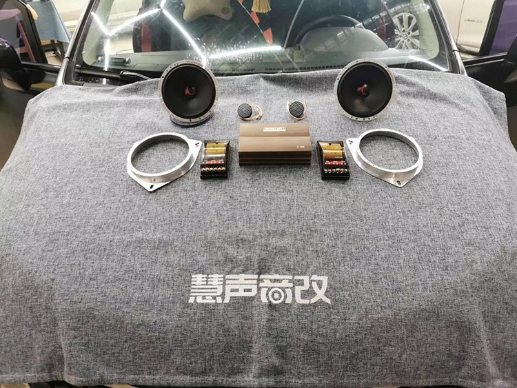 尼桑骐达汽车音响改装古桐H-406DSP，台州慧声汽车音响