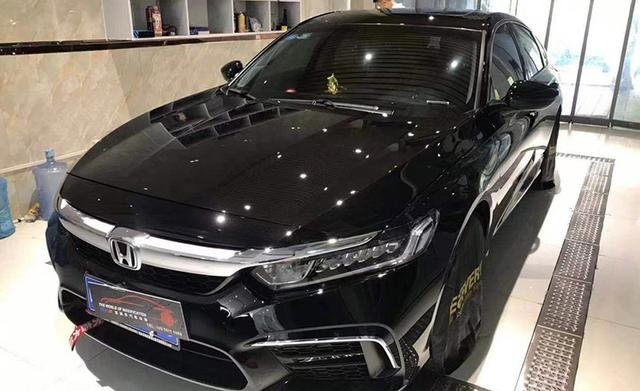 隐形车衣的材料和性能之间有什么关系？