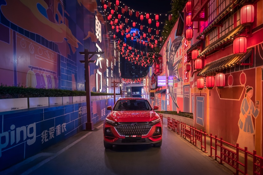 长安欧尚x7plus红版上市，比基础款贵1000元，升级哪几处？