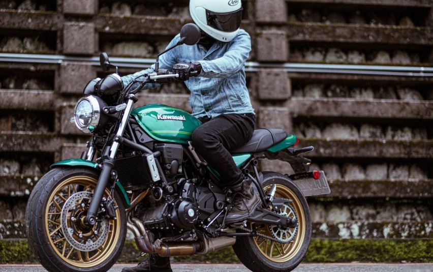 轻盈好上手的复古车，2022川崎Z650RS