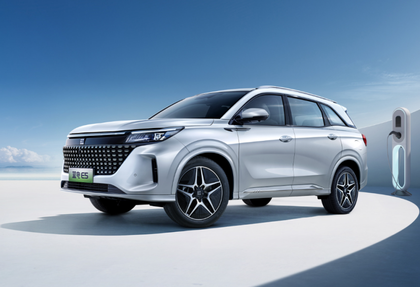 想明白的赛力斯和靠谱的蓝电E5