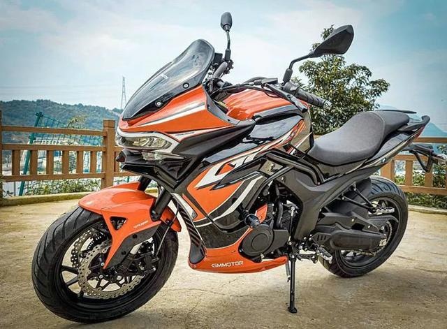 吉利搅局摩托车市场，新车排量500cc，2.98万起，外观很优秀