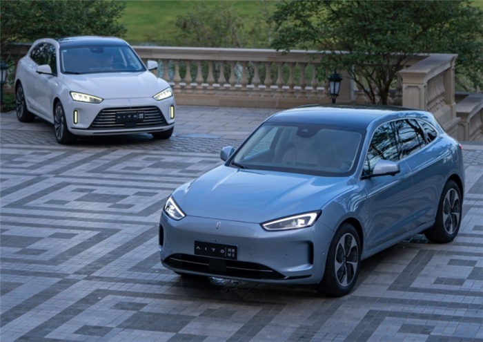 华为赋能问界M5 EV！给“智慧出行”新定义，还有超跑颜值+动力