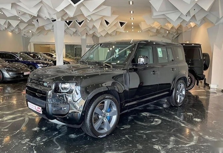 新车|逆势而为，路虎卫士110 V8实车海外曝光，525马力亮了