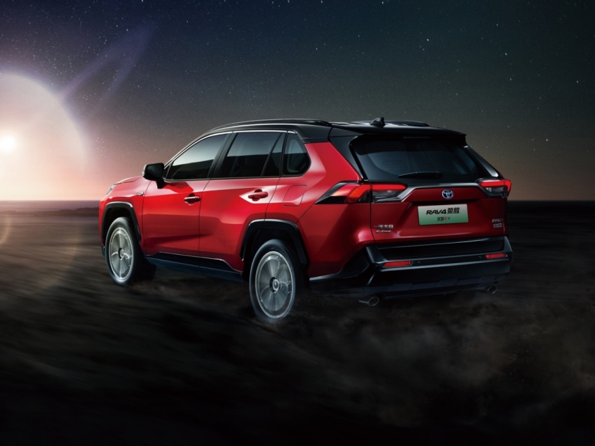 吉利银河L7对比一汽丰田RAV4荣放双擎E+ 差距这么大？