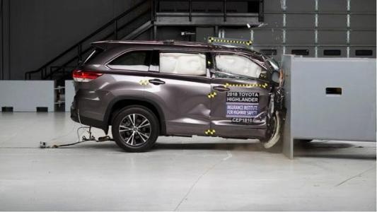 面对碰撞试验中折戟的那些“神车”，比亚迪唐：安全应该这样做