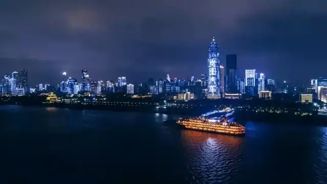 与蔚来同行，岚图打造另一种用户型科技企业