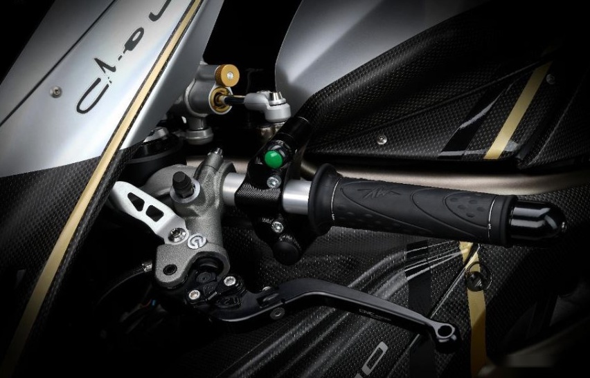 MV Agusta F4 CC 男人无法拒绝的“情人”