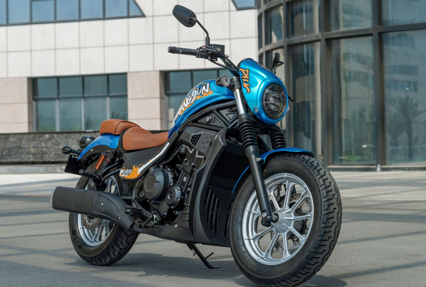中排量双缸日式Bobber，香帅苍云500MAX，外观更符国人审美