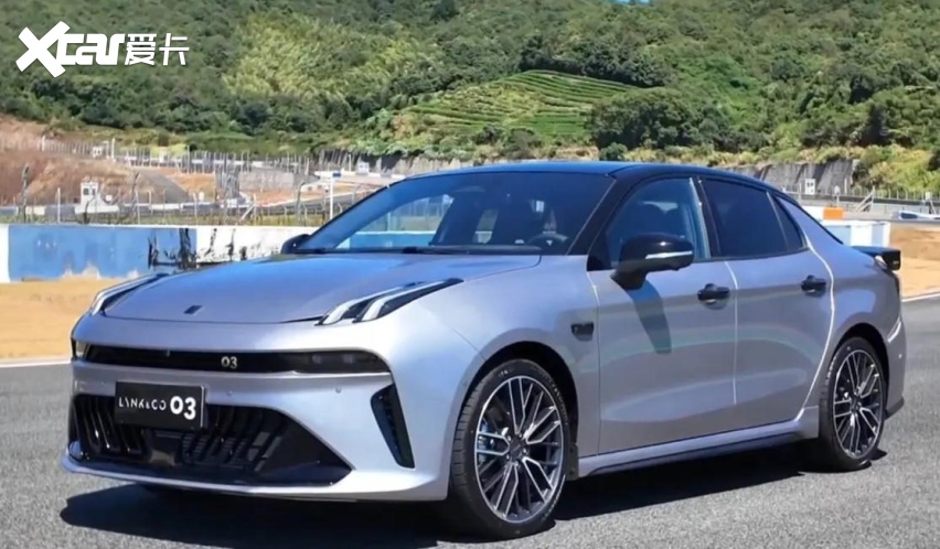 领克03TCR赛车对比03量产车：差价10倍，卖140万的底气在哪里？