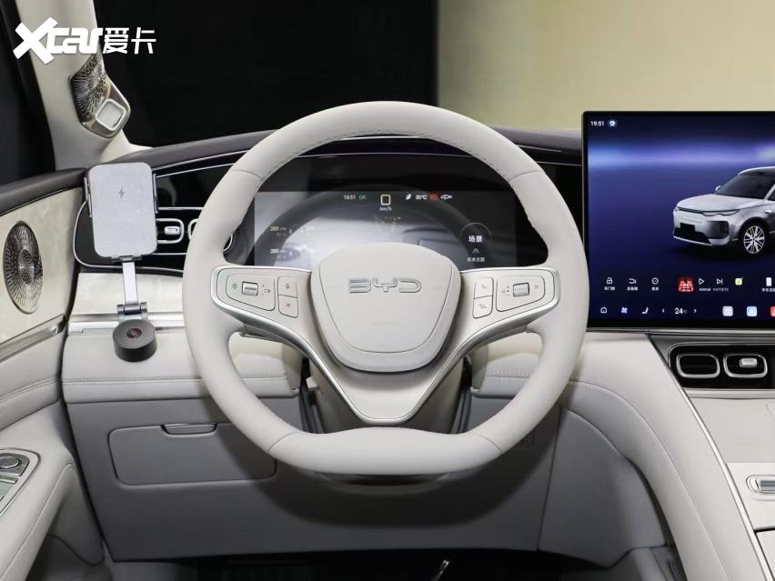 22.99万起，比亚迪海狮08携900km续航与满配豪华入局