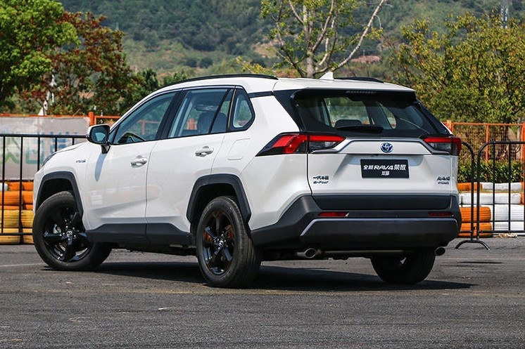 销量大涨8504辆，RAV4荣放：还是降价好使？