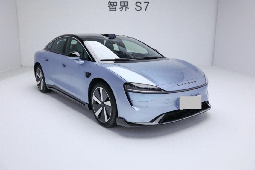 尺寸相仿，你们觉得小米汽车SU7会比华为的智界S7便宜吗？