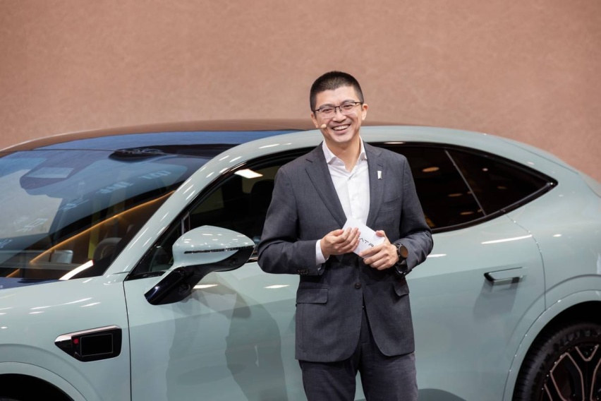 开启ADS高阶功能包订阅的阿维塔，将持续巩固智驾赛道领跑优势