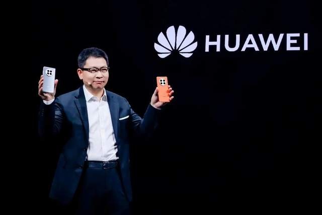 问界​M5与华为Mate50手机共用发布会，是谁占了便宜？