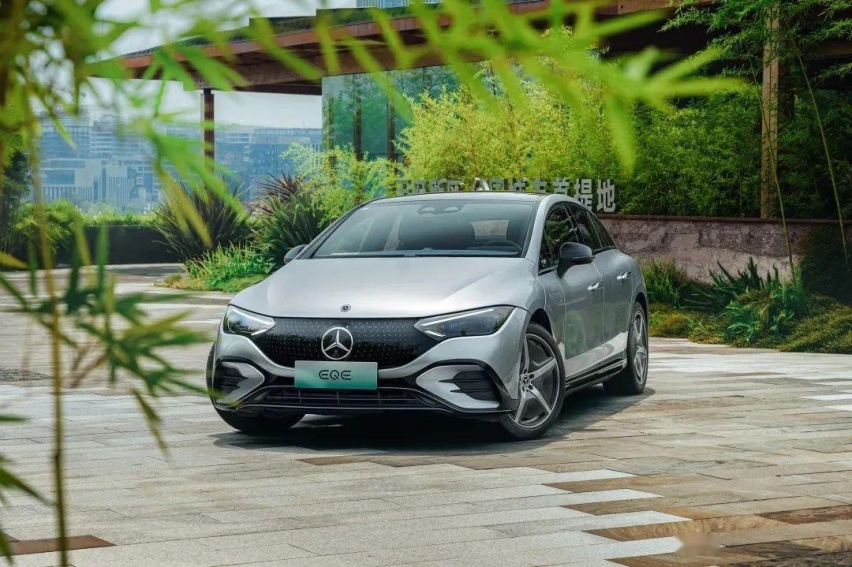 【e汽车】梅赛德斯-奔驰EQ系列官降背后： 与用户的情感温度正升温