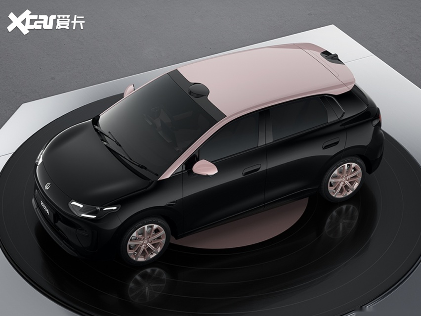 6万级？零跑A系列首款轿车亮相！定位精品小车，要抢萤火虫市场？