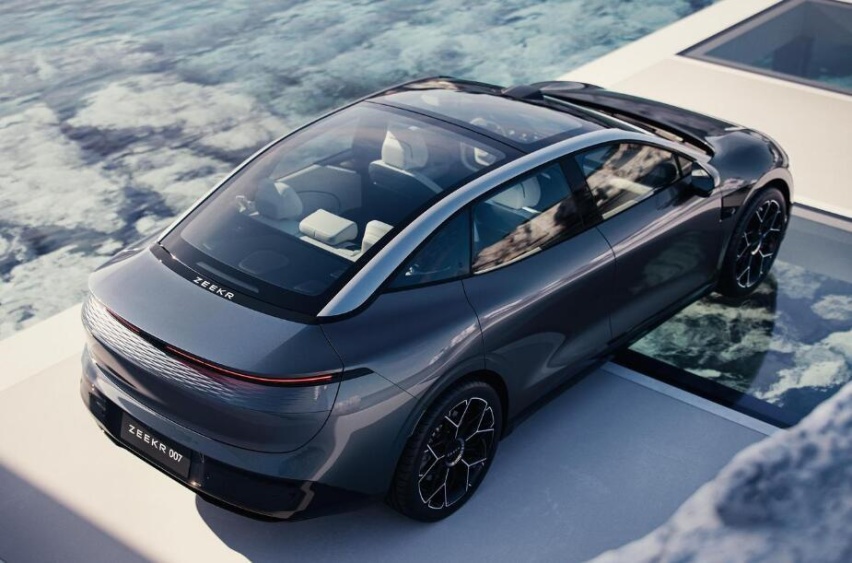 又针对Model 3！或售20-26万，极氪首款纯电轿车007官图发布