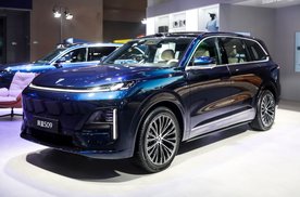 2025重庆车展：深蓝S09 以“大六座 真三排” 定义“家人出行平权”