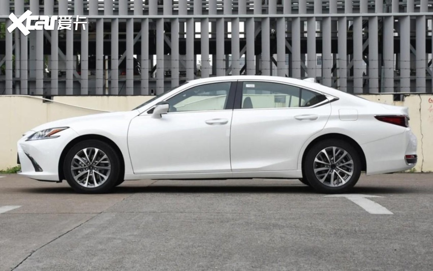 想买雷克萨斯es 260的注意!新车现优惠7万,最低28万多就能提