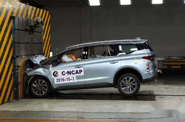 唯一通过C-ECAP白金认证的MPV，全方位安全气囊，年轻家庭首选