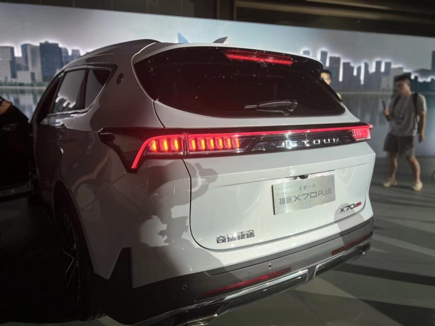 动力升级、整车终身质保，11.19万起全新一代捷途X70PLUS又香了