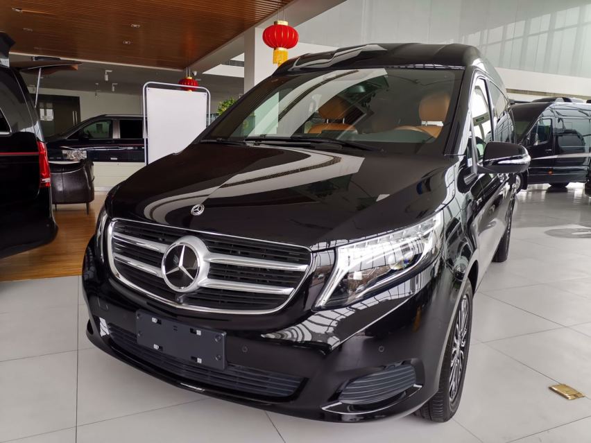 奔驰V260L高顶无隔断商务车，望风披靡 驰名当