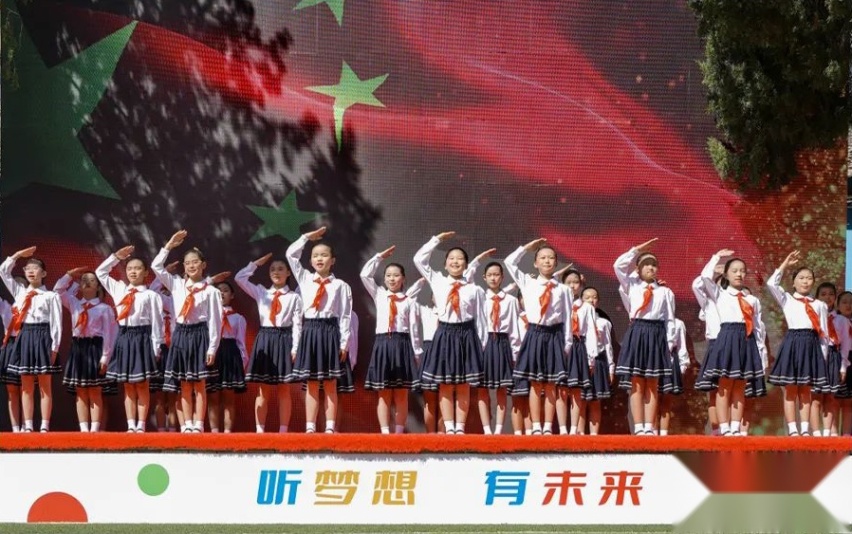 ​校园广播站开播，一汽奥迪“听少年”