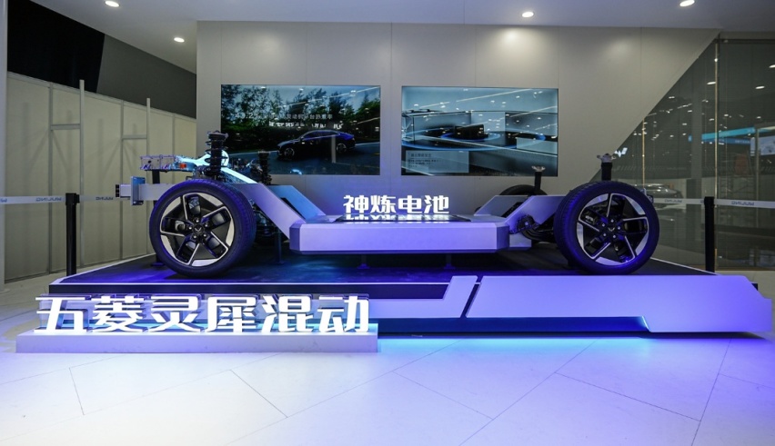 五菱星光到底怎么样？综合续航超1100km，一周订单破5000台