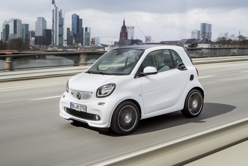 2017-smart-fortwo-brabus_100553179_h.jpg