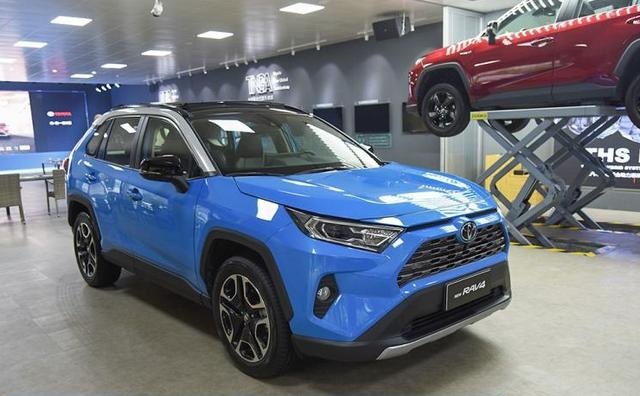 新RAV4离上市又近一步，终端市场订单飞涨，紧凑SUV新爆款