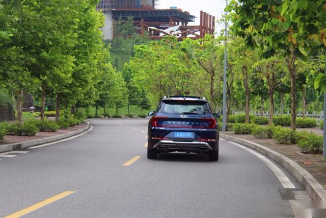 想要一台家用的六座中型SUV?或许第四代胜达就是你找的那款!