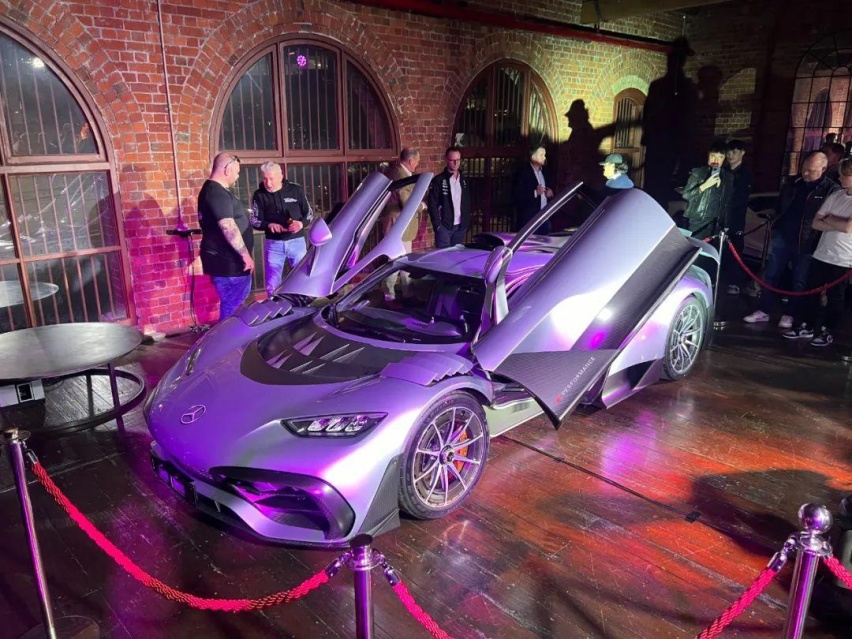 实拍全澳首台AMG ONE，全世界年纪最大的车主？