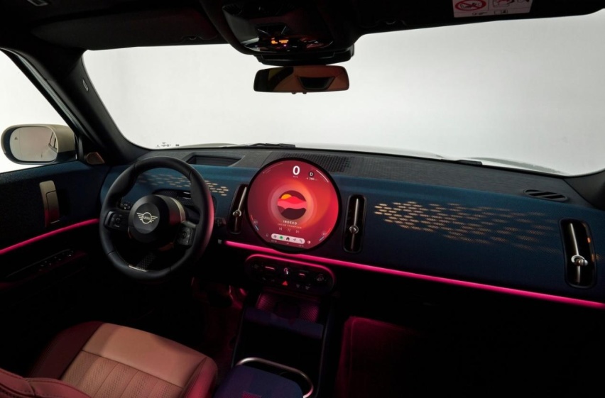2024款MINI Countryman纯电动版，车重超2吨的“大”M