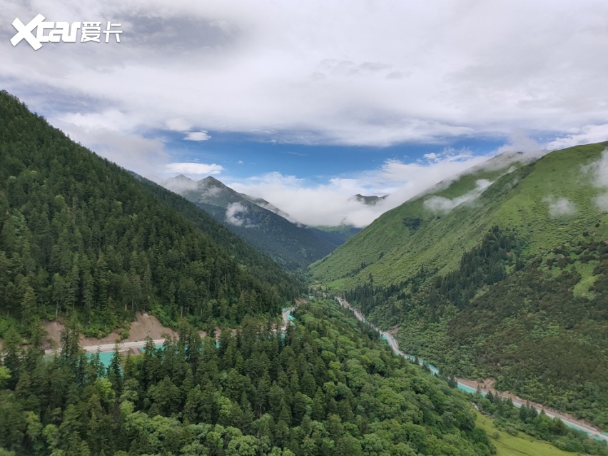 重走长征路，驱车翻越正修路的夹金山是什么感觉？
