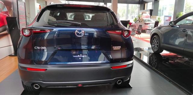 实拍2020款马自达CX-30！轴距2653mm配2.0L