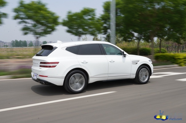 豪华旗舰 细腻时髦 试驾捷尼赛思GV80中大型SUV