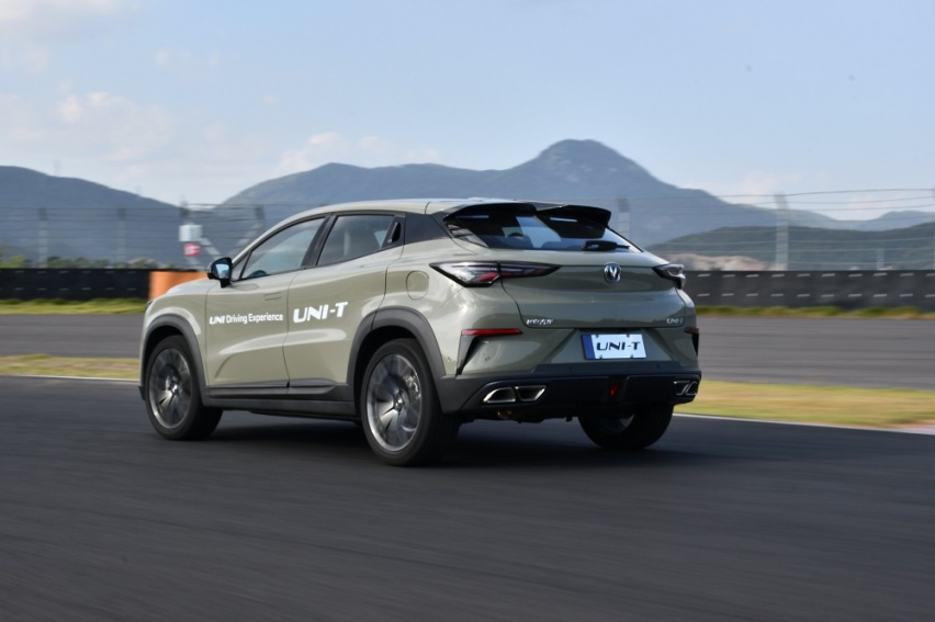 2022款UNI-T：颜值很拉风，跑赛道有乐趣吗？