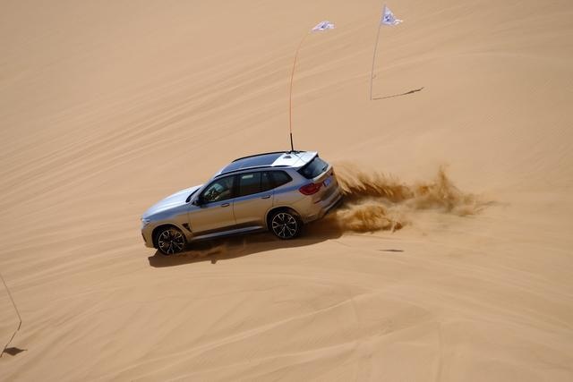 沙上的华尔兹 BMW X3 M和BMW X4 M西区塞北探享