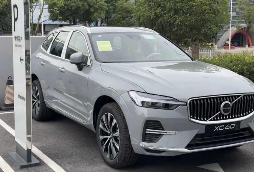 2024款沃尔沃XC60到店，配置升级，动力调整，标配48V轻混系统