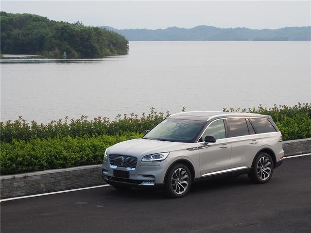 3.0T+10AT的动力表现有多香？试全新林肯飞行家｜试车