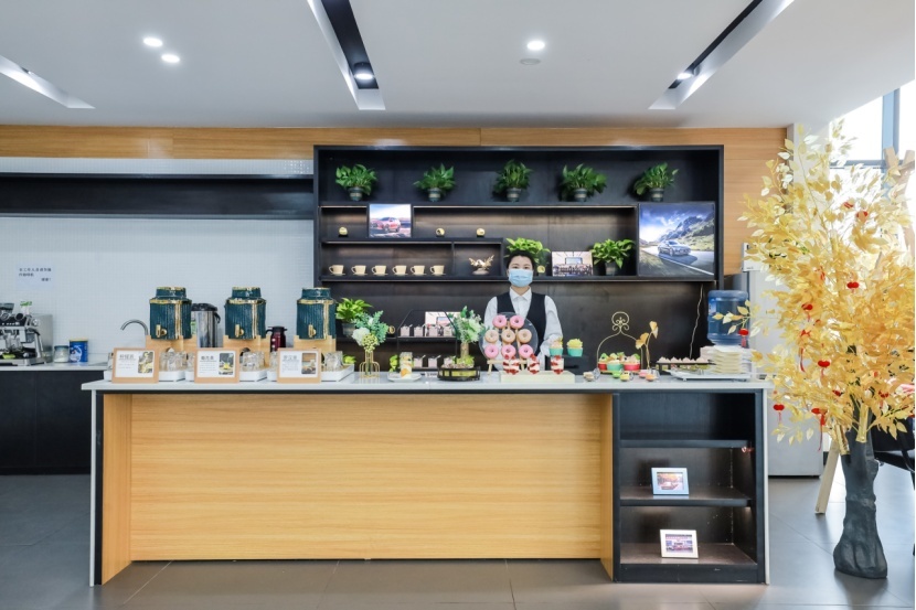 你见过9层楼的4S店吗？如今这个中国品牌做到了！